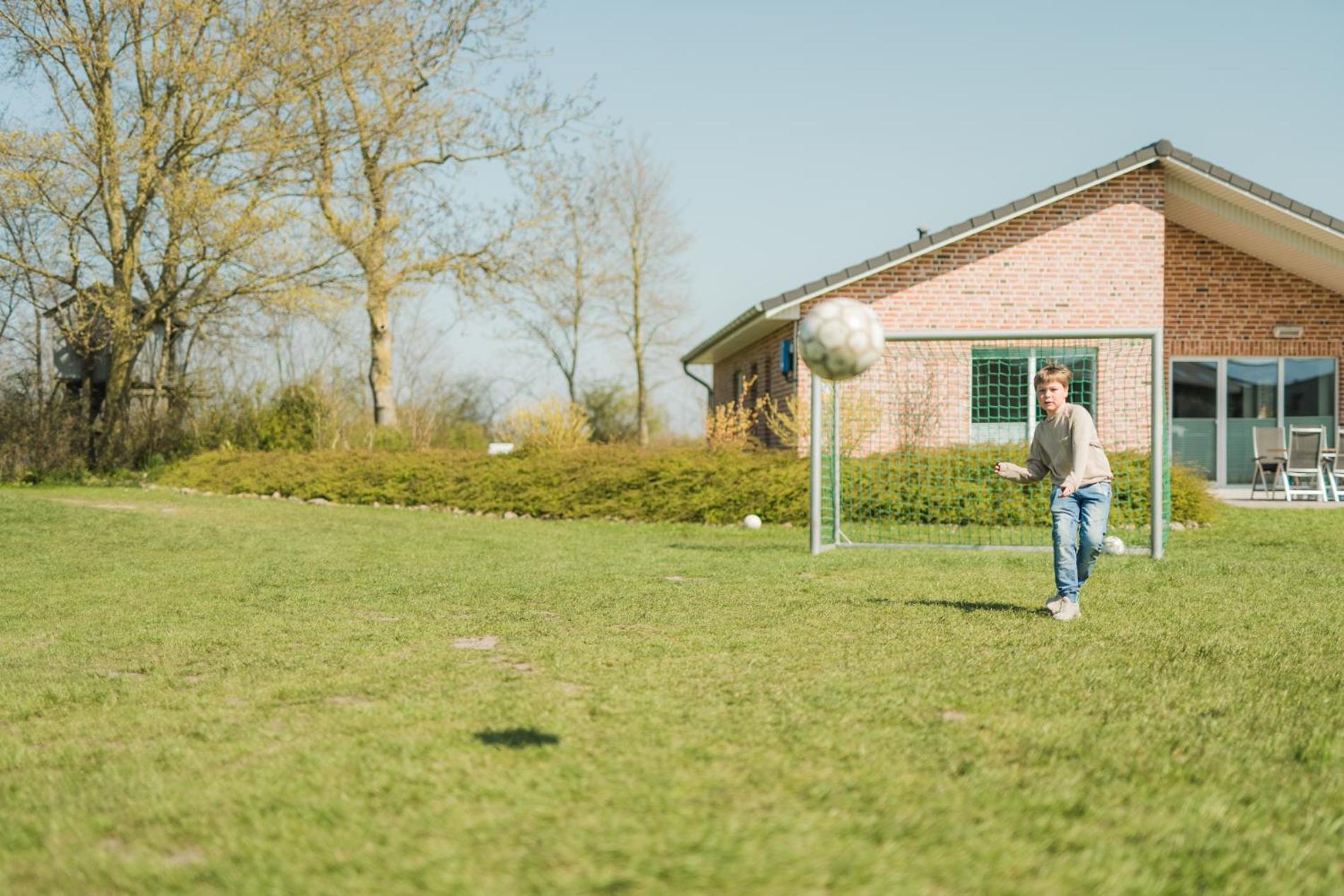 Buedlfarm - Der Familien-Erlebnishof In Strandnaehe Fehmarn Exterior photo